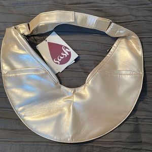 BNWT Sash purse - pearl/ gold